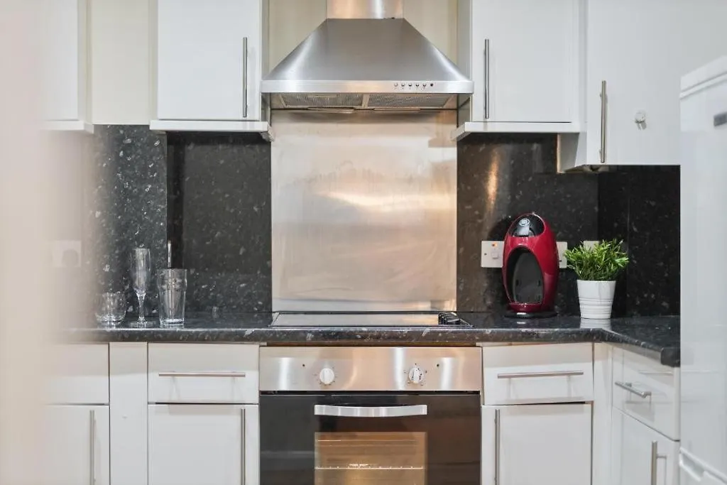 City 2 Bedroom Apartment London Tower Bridge With Free Secure Gated Parking - Perfect For Long Stay 0*,