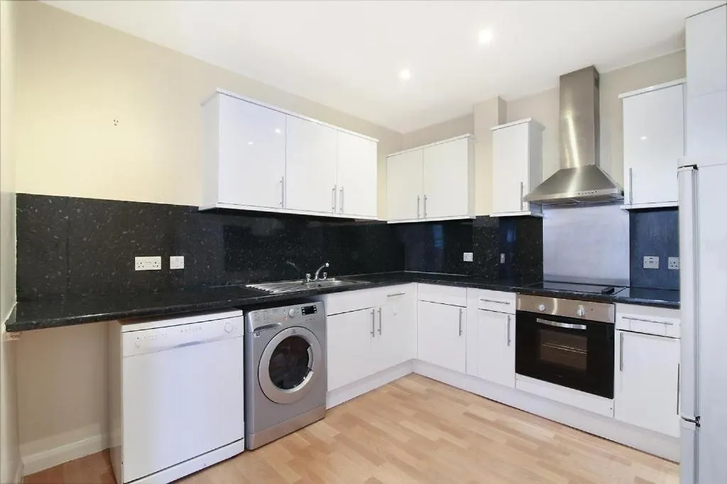 City 2 Bedroom Apartment London Tower Bridge With Free Secure Gated Parking - Perfect For Long Stay 0*,