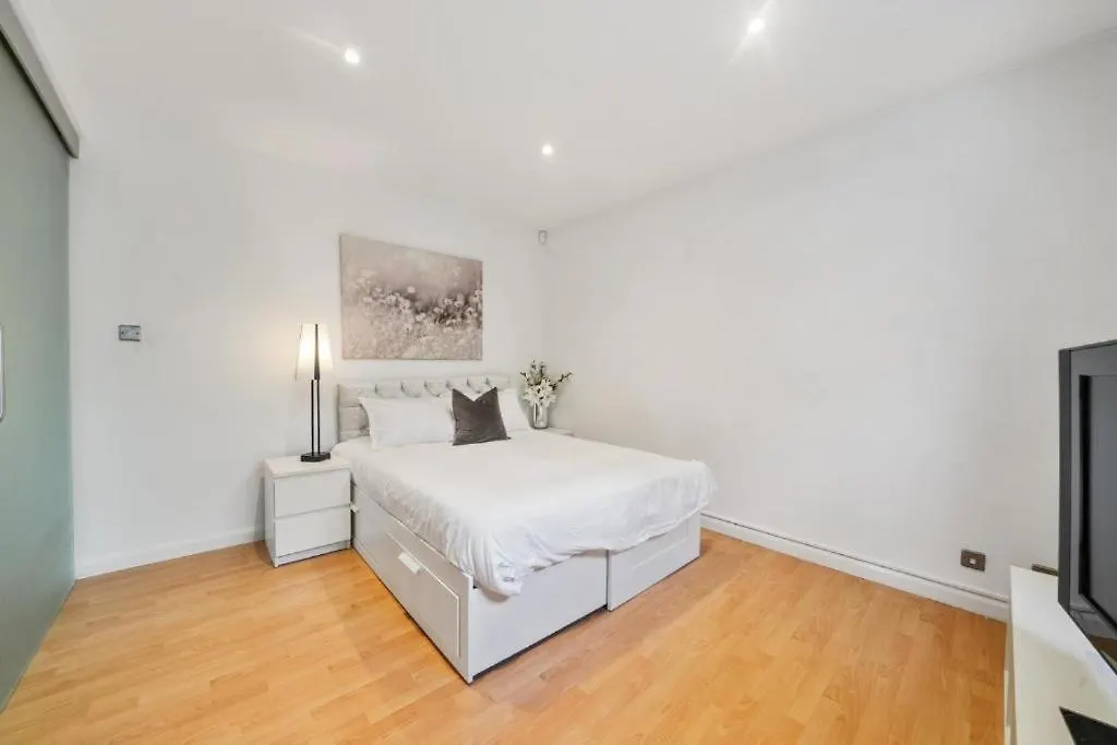 City 2 Bedroom Apartment London Tower Bridge With Free Secure Gated Parking - Perfect For Long Stay United Kingdom