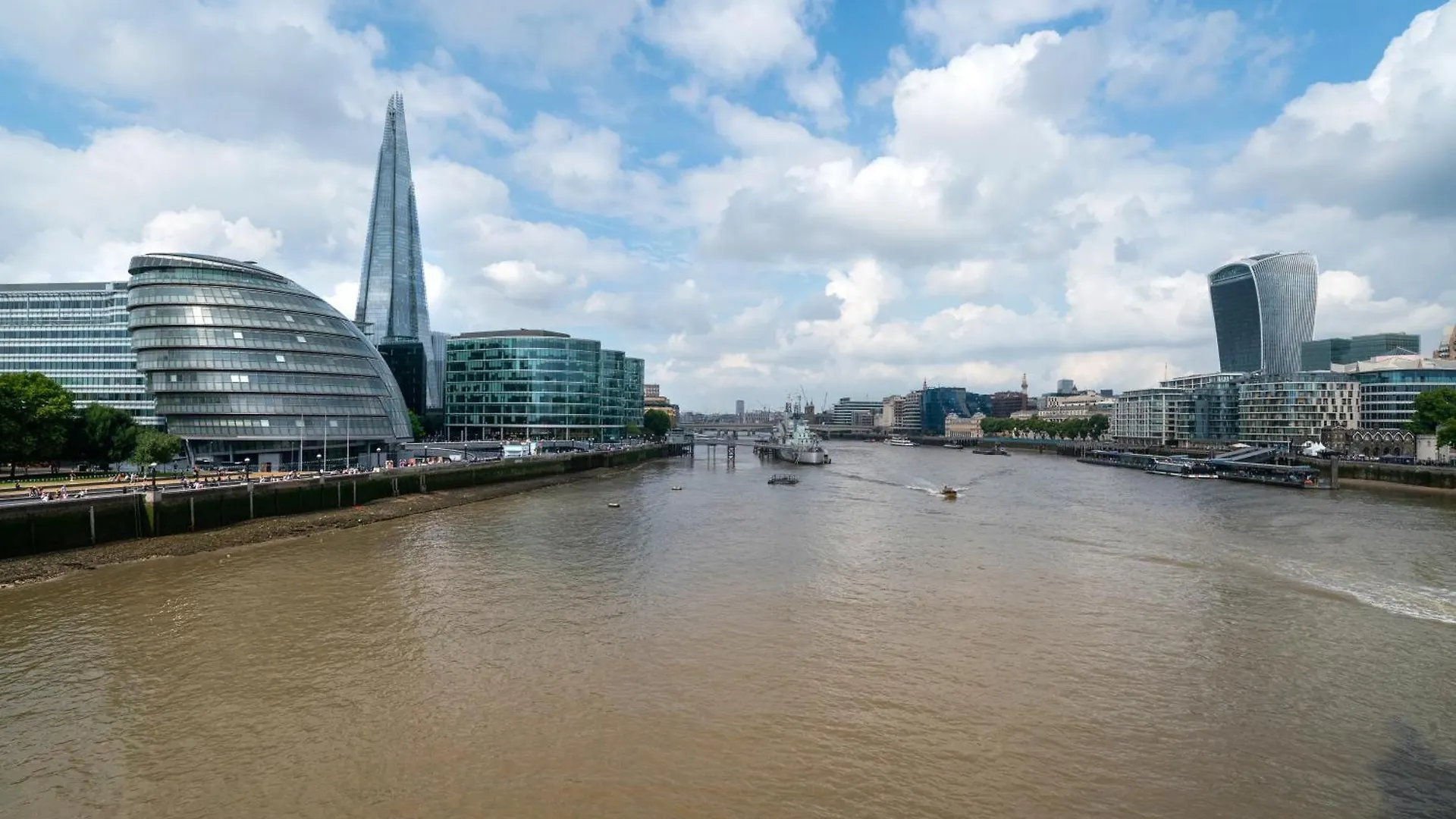 City 2 Bedroom Apartment London Tower Bridge With Free Secure Gated Parking - Perfect For Long Stay