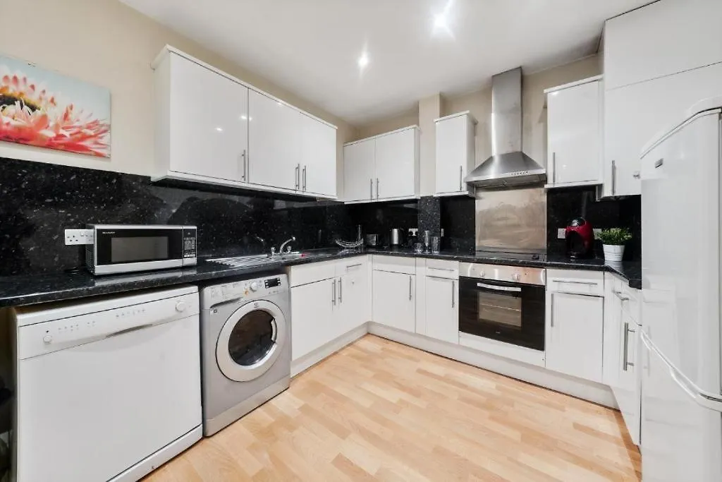 City 2 Bedroom Apartment London Tower Bridge With Free Secure Gated Parking - Perfect For Long Stay United Kingdom